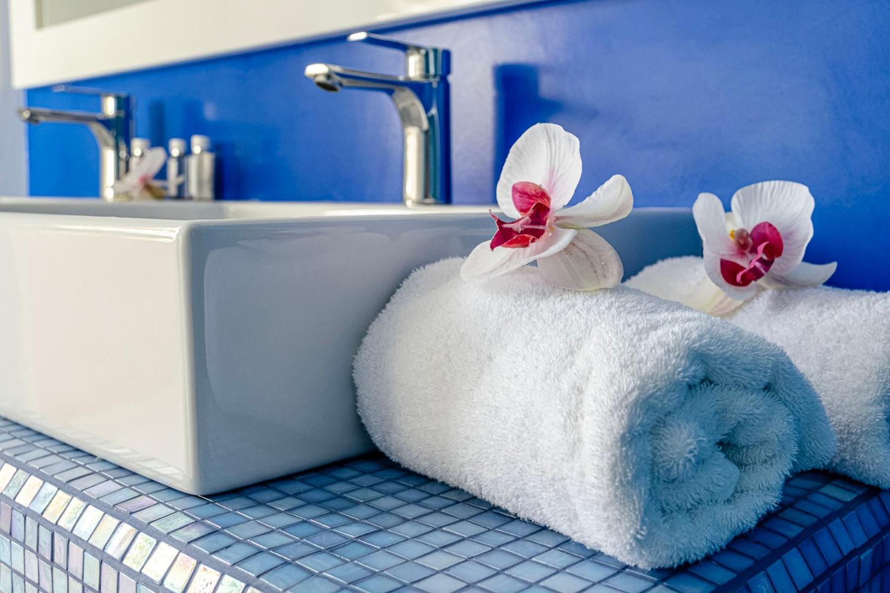 The Pink Elephant Hotel С'Агаро Екстериор снимка